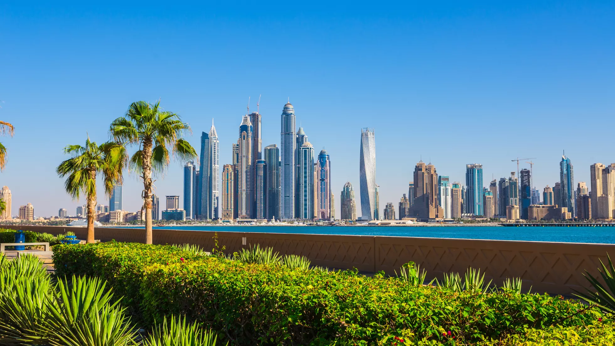 Russian & Chinese Investors Boost Dubai Luxury Real Estate Amid Tensions